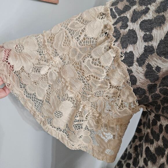 Leopard Top Women's Medium Animal Lace Sleeves Mob Wife Career Office Dainty - Picture 8 of 15